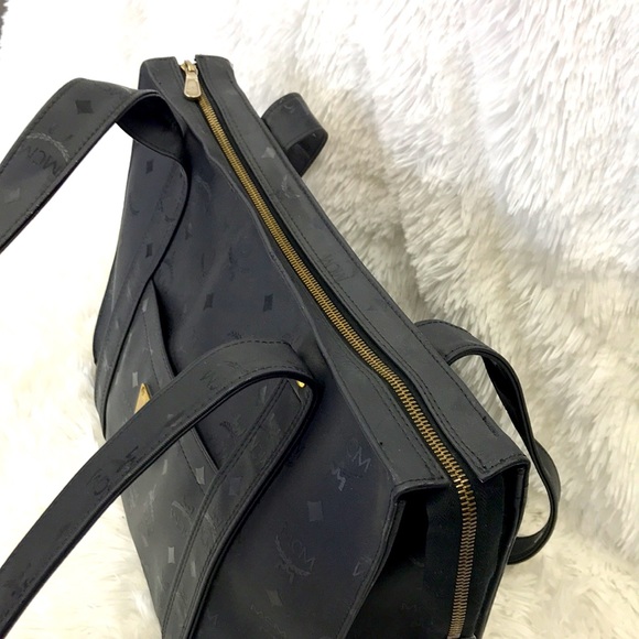 MCM  OVERSIZE TOTE SHOULDER BAG NYLON MONOGRAM BLACK - Picture 10 of 16